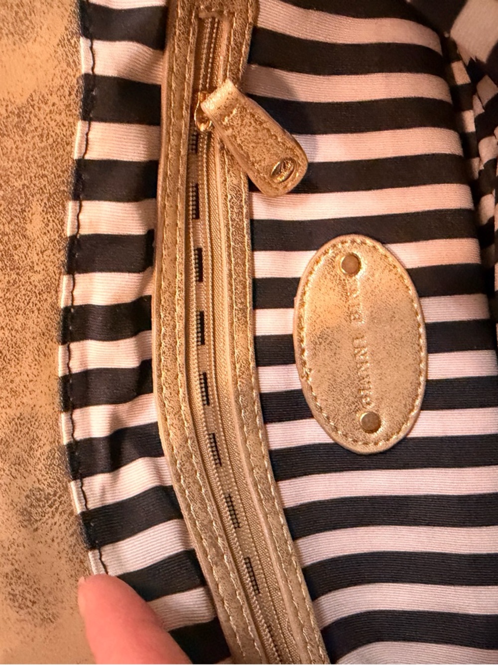 Gianni Bini Metallic Gold / Tan Crossbody with Matching Wallet Set - Picture 5 of 10